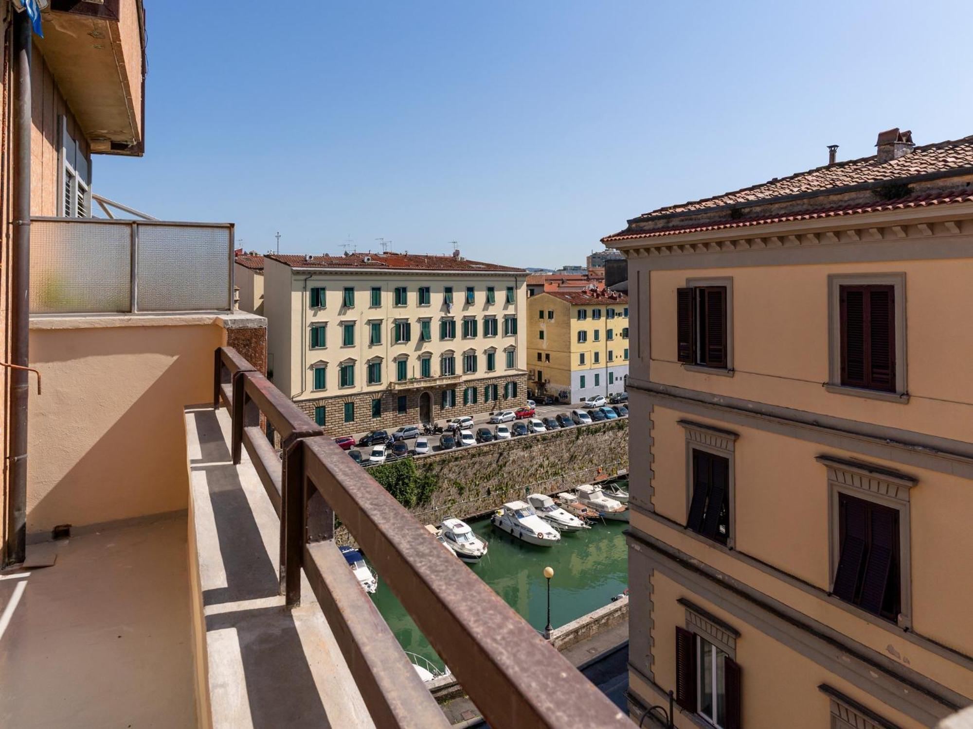 Livorno Central And Modern 2 Apts & 1 Room! Bagian luar foto
